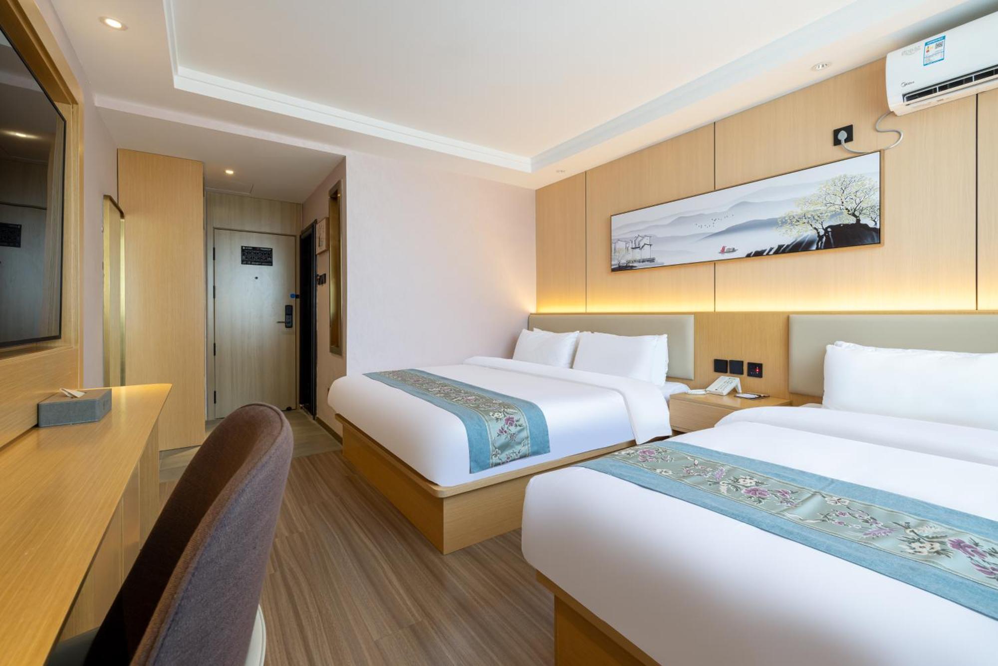 East Sacred Hotel--Very Near Beijing Tiananmen Square ,The Forbidden City,The Temple Of Heaven ,3 Minutes' Walk To Wangfujing Subway ,Located In The Center Of Beijing, Many Shopping Malls Around,Newly Renovated Hotel-Able To Receive Foreign Guests Eksteriør bilde